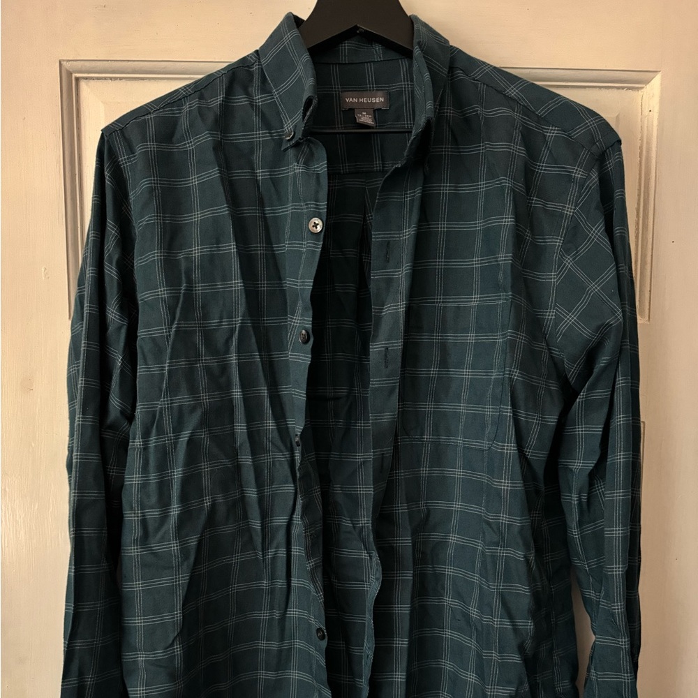 Van Heusen Plaid Button Down Shirt Size M